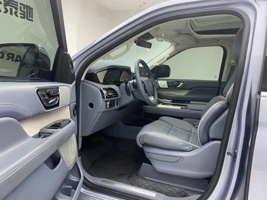 Lincoln Navigator — фото 17