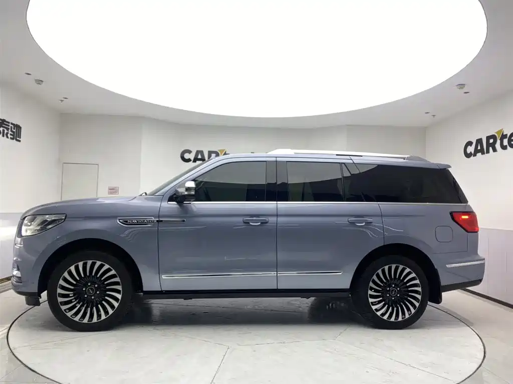 Lincoln Navigator — фото 8