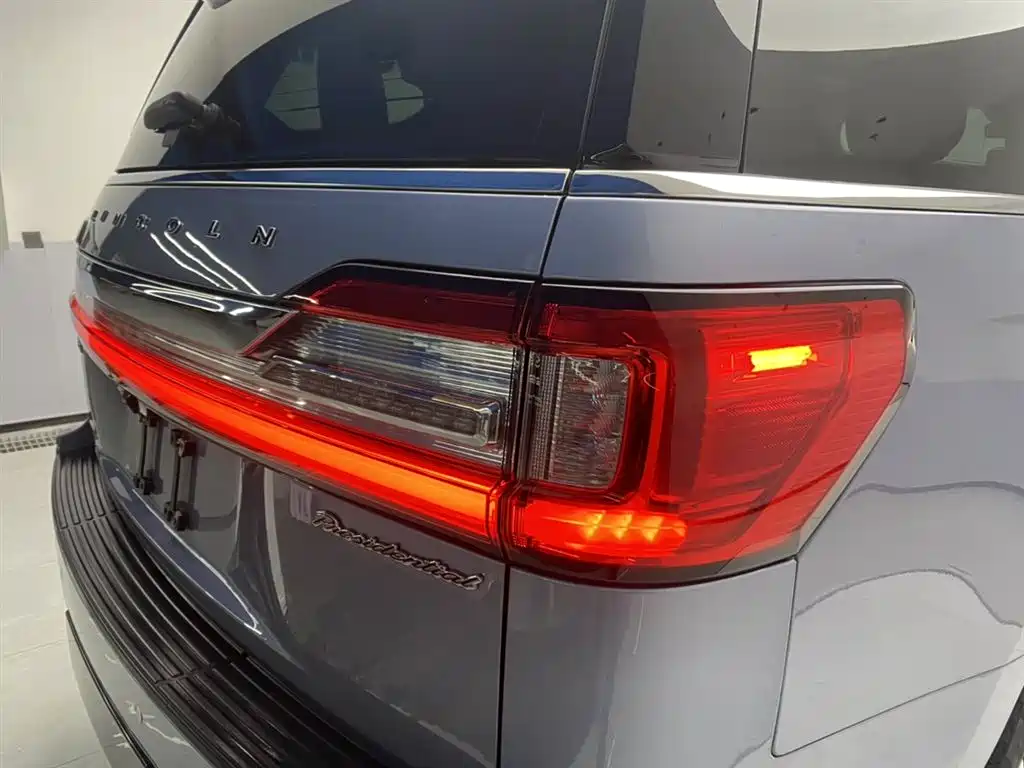 Lincoln Navigator — фото 10