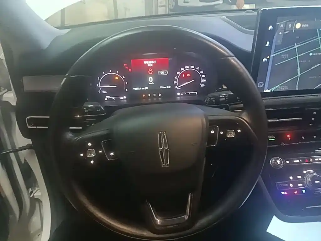 Lincoln Corsair — фото 11
