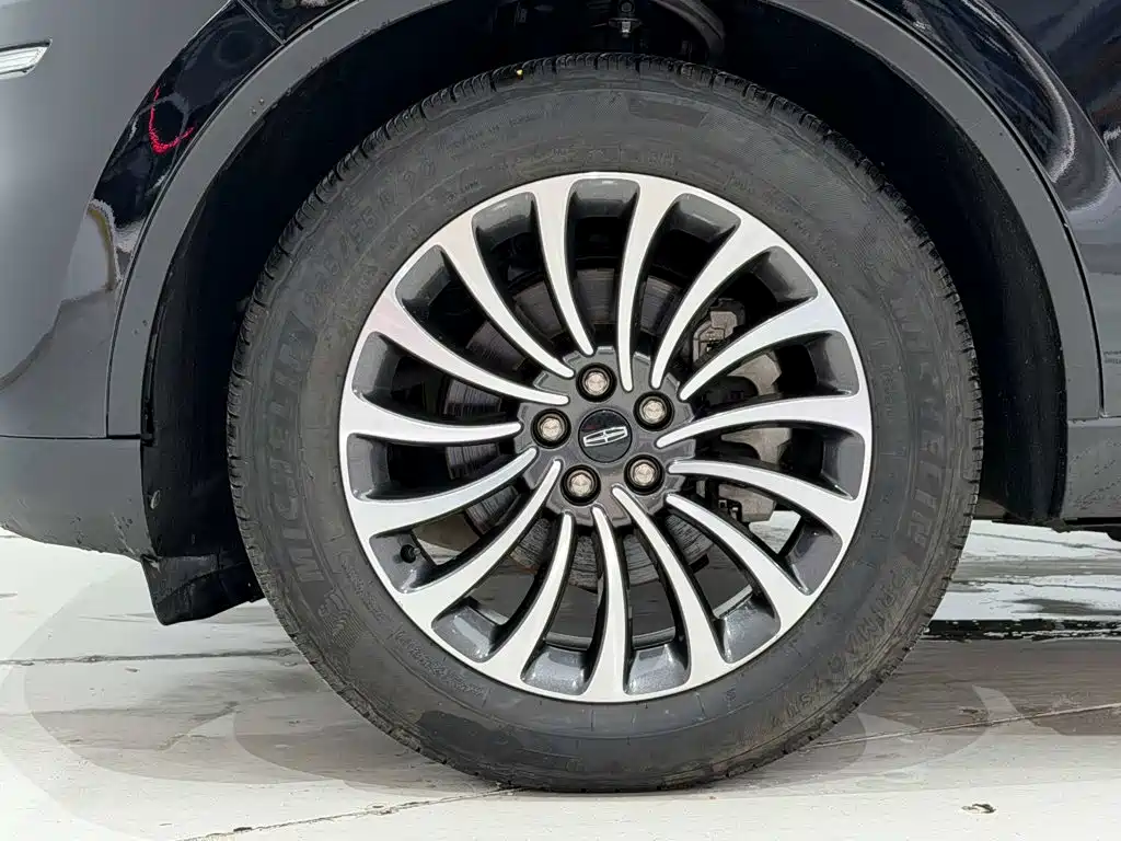 Lincoln Aviator — фото 11