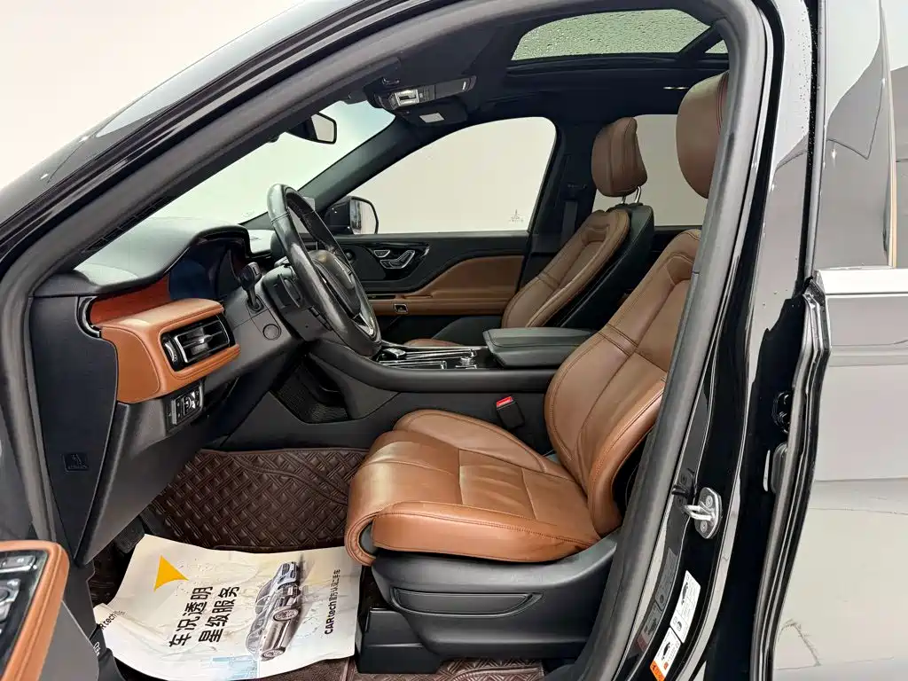 Lincoln Aviator — фото 17