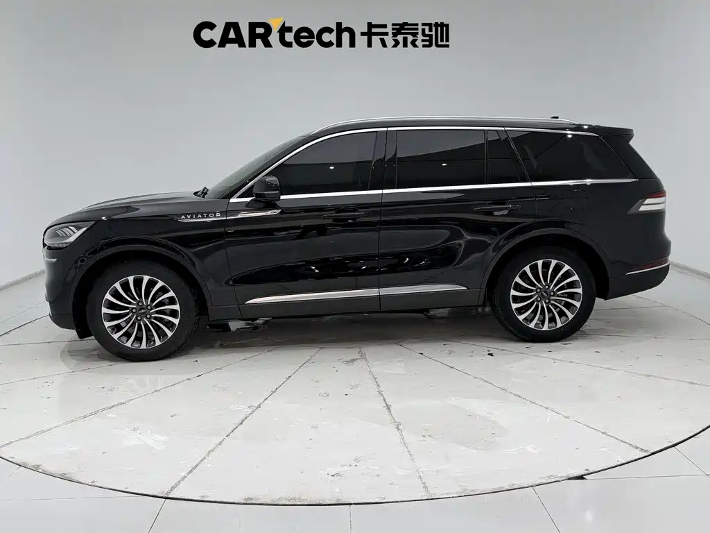 Lincoln Aviator — фото 8