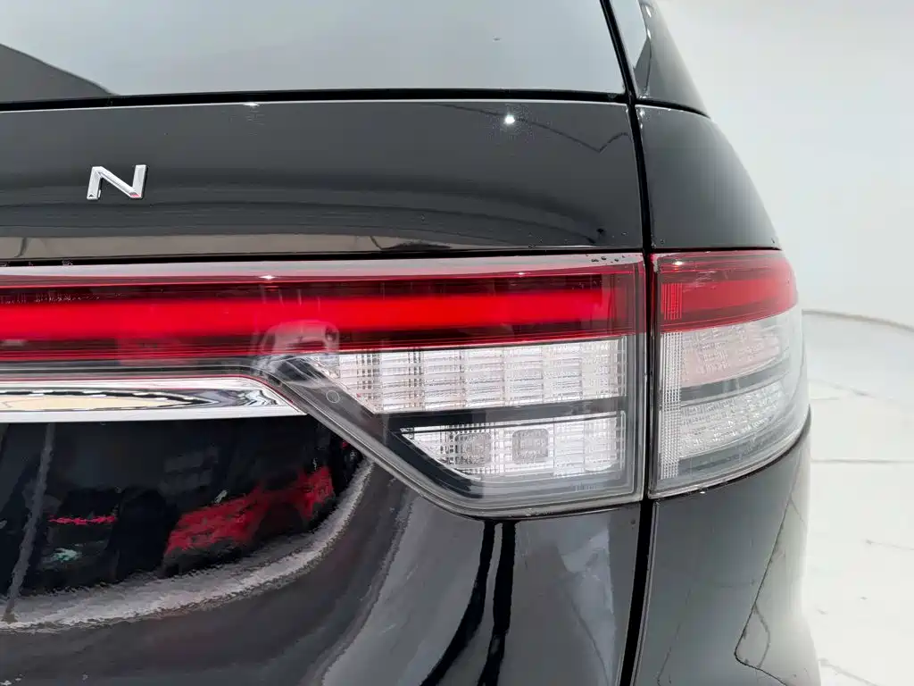 Lincoln Aviator — фото 10