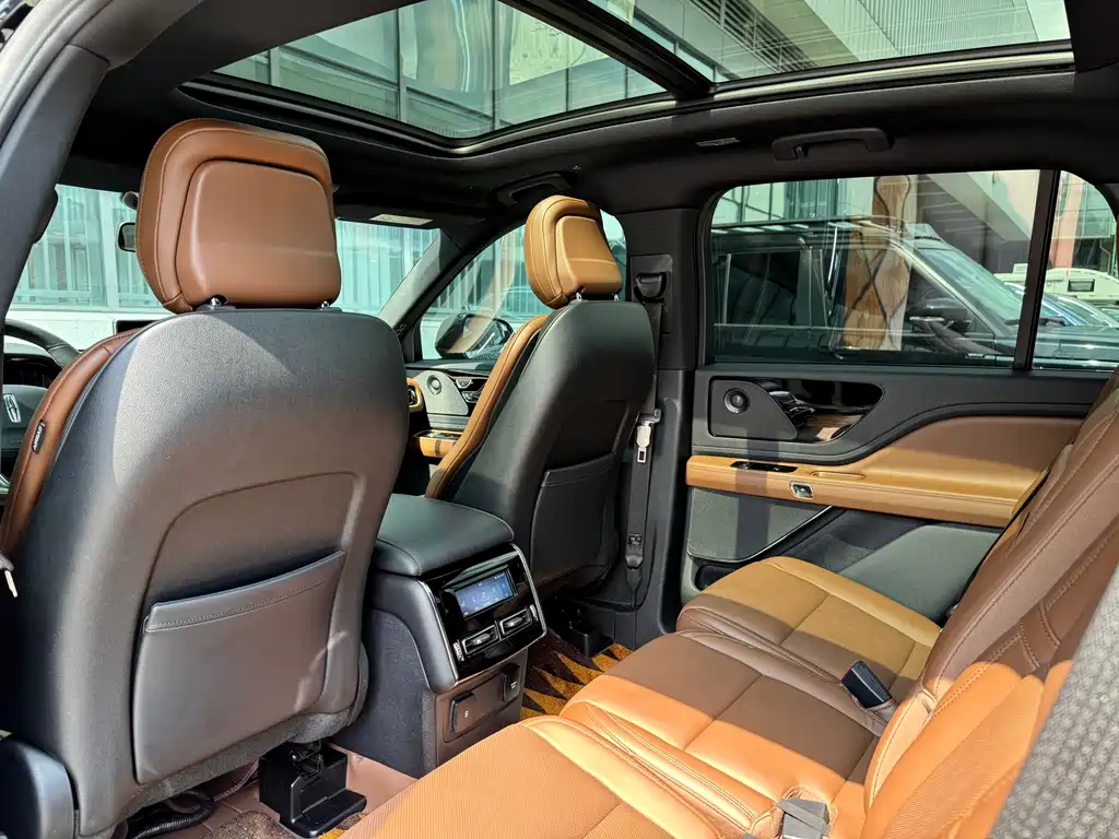 Lincoln Aviator — фото 11