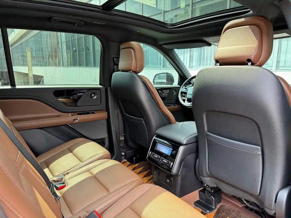Lincoln Aviator — фото 17