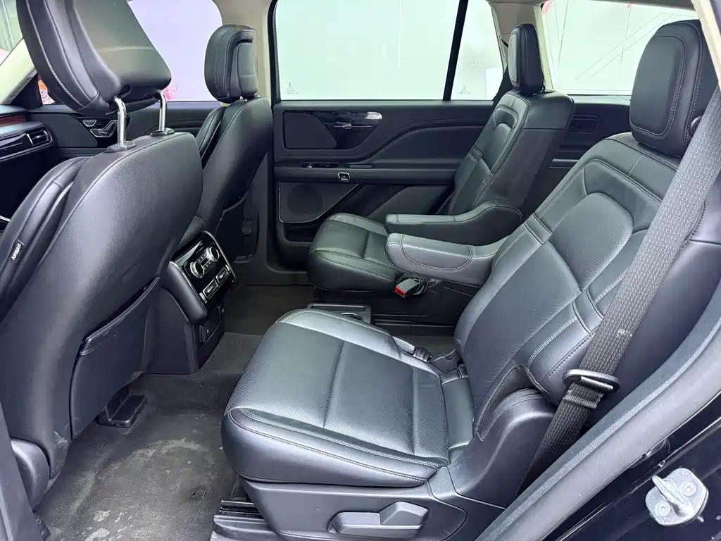 Lincoln Aviator — фото 19