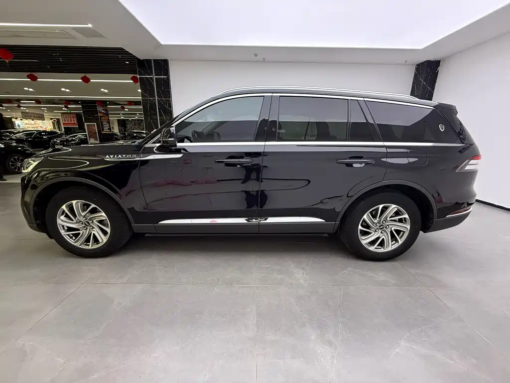 Lincoln Aviator — фото 10