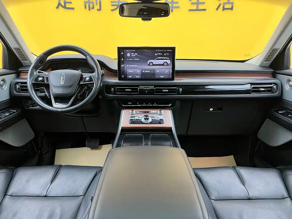 Lincoln Aviator — фото 14