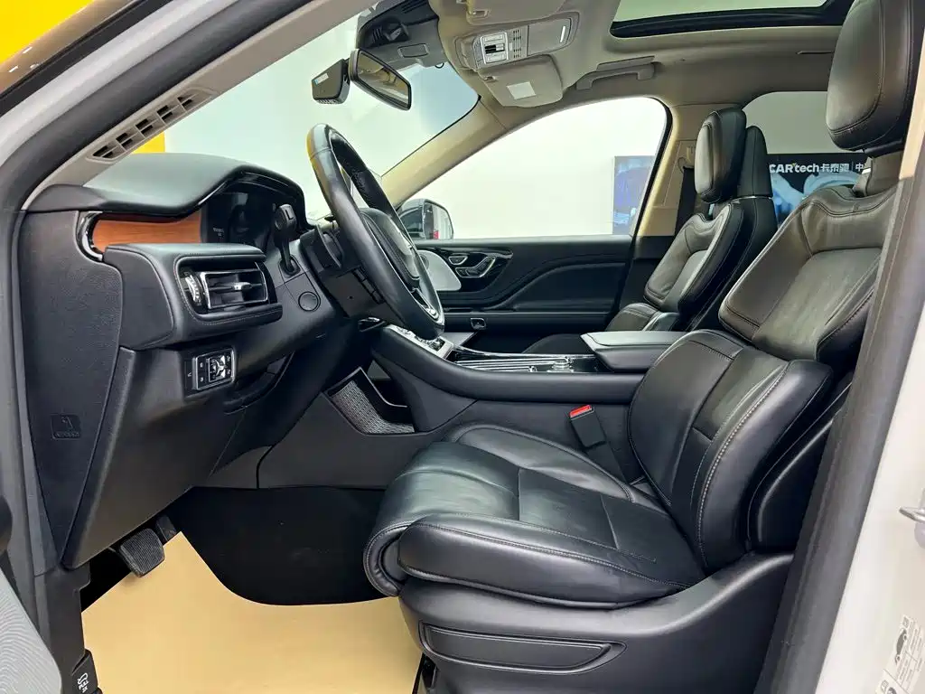 Lincoln Aviator — фото 18