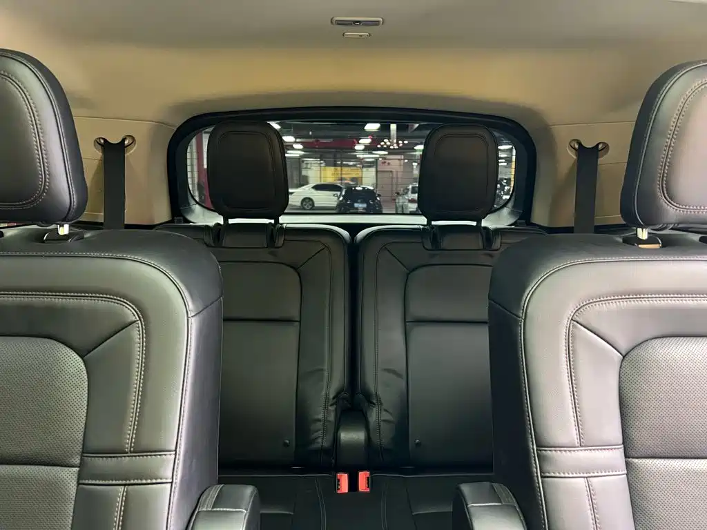 Lincoln Aviator — фото 20