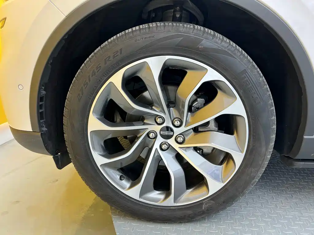 Lincoln Aviator — фото 10