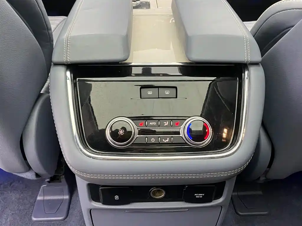 Lincoln Navigator — фото 21