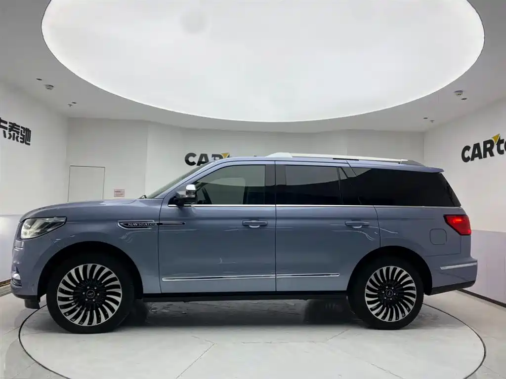 Lincoln Navigator — фото 8