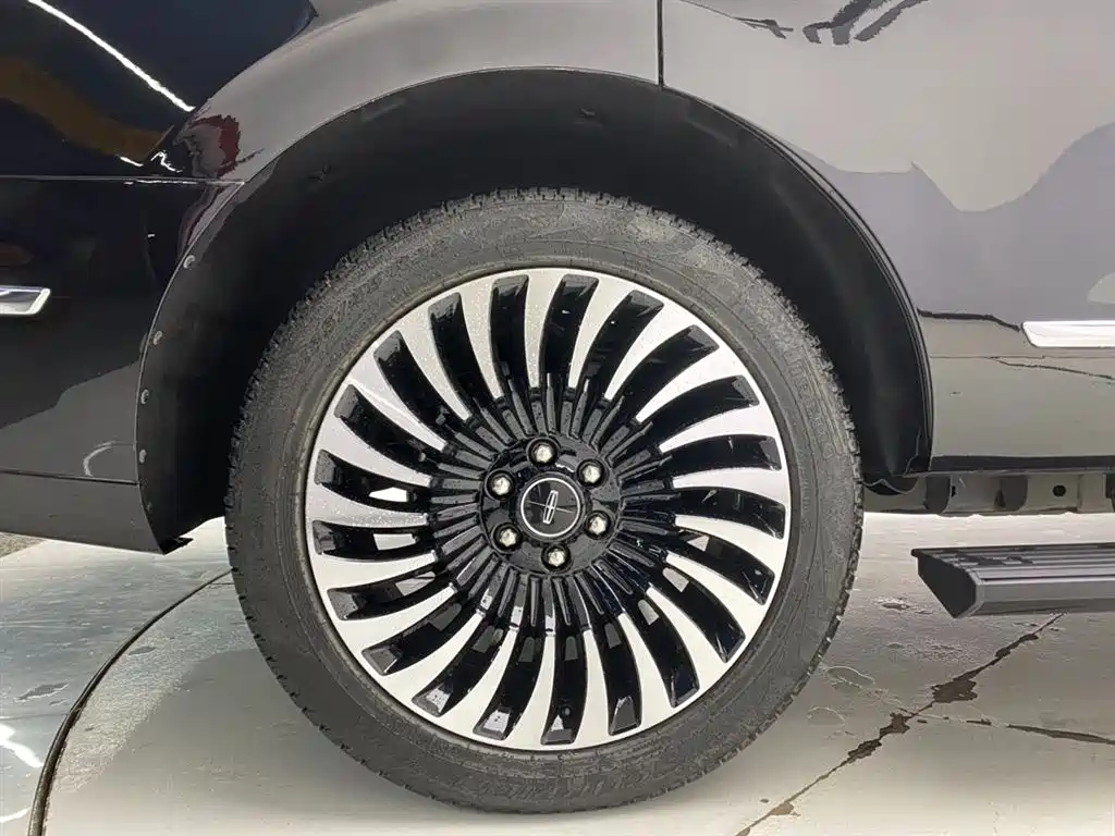 Lincoln Navigator — фото 11