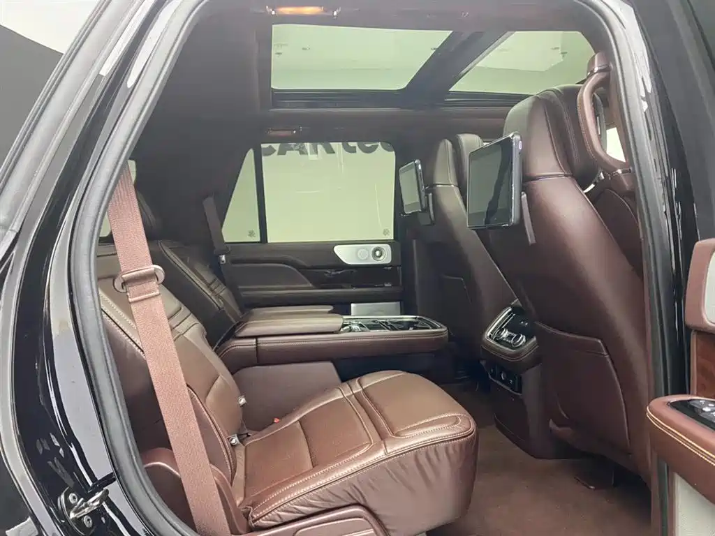 Lincoln Navigator — фото 28