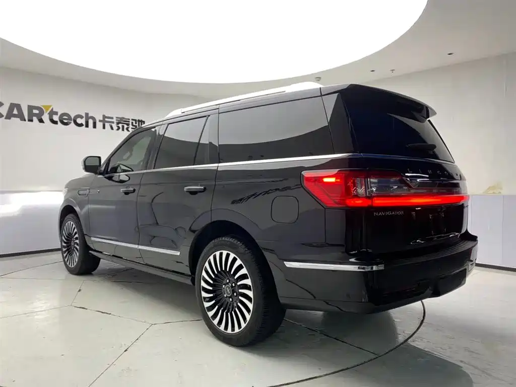 Lincoln Navigator — фото 7