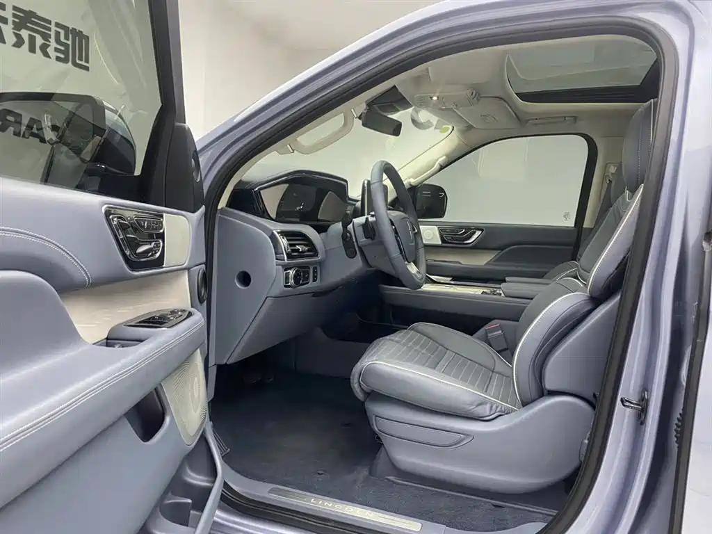 Lincoln Navigator — фото 17