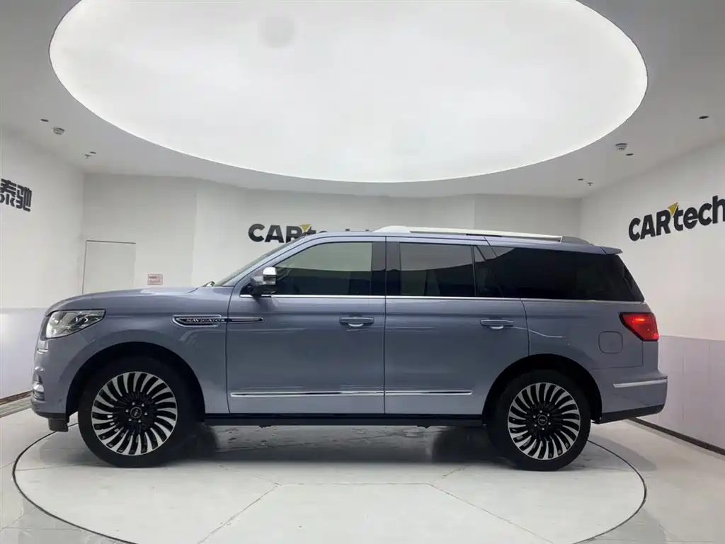 Lincoln Navigator — фото 8