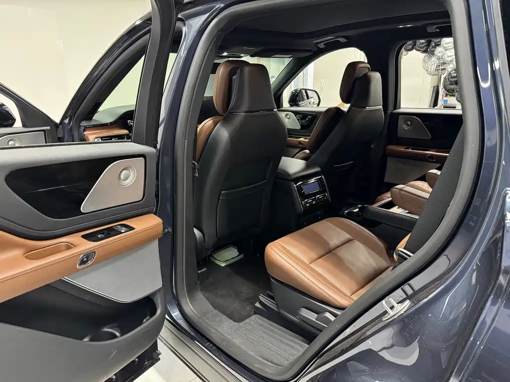 Lincoln Aviator — фото 10