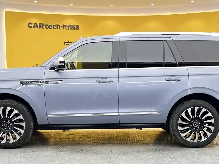 Lincoln Navigator — фото 6