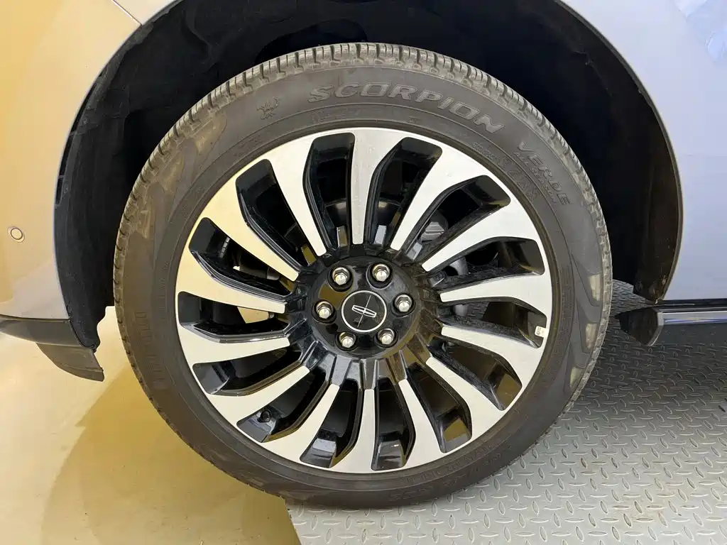 Lincoln Navigator — фото 9