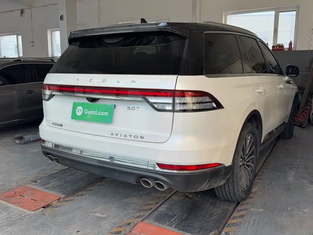 Lincoln Aviator — фото 10