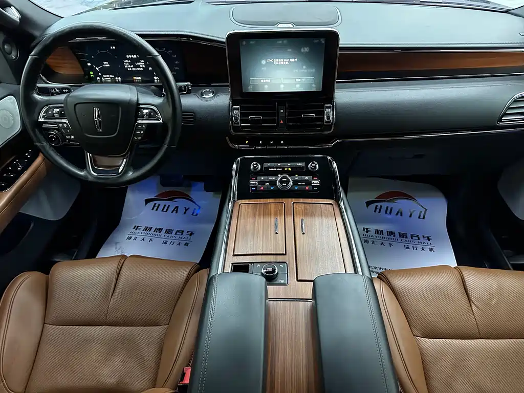 Lincoln Navigator — фото 11