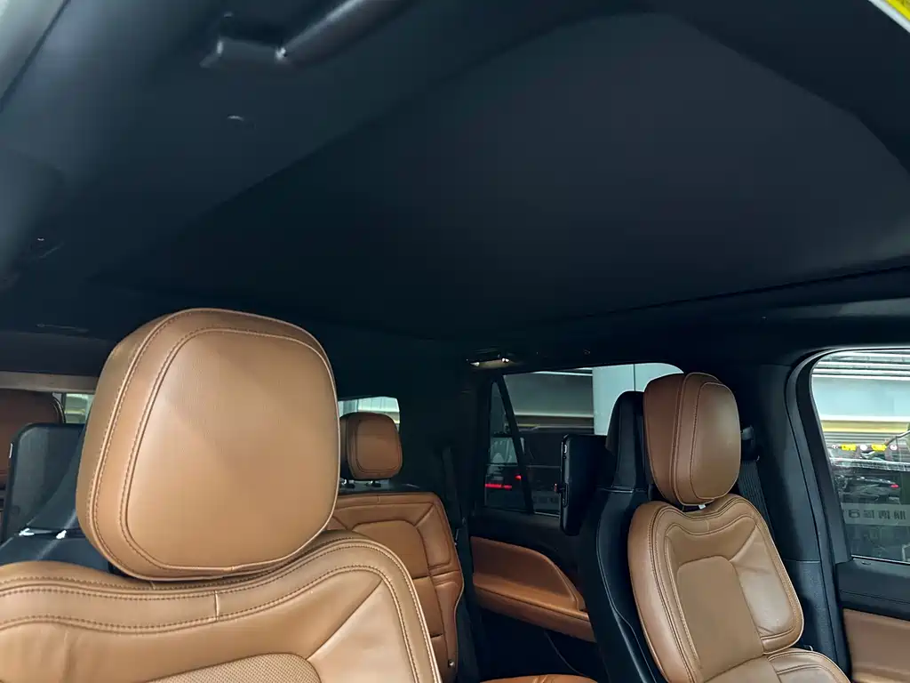 Lincoln Navigator — фото 20