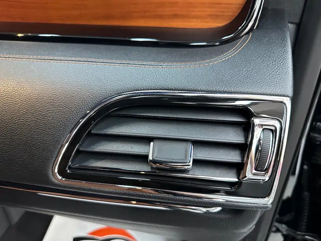 Lincoln Navigator — фото 21