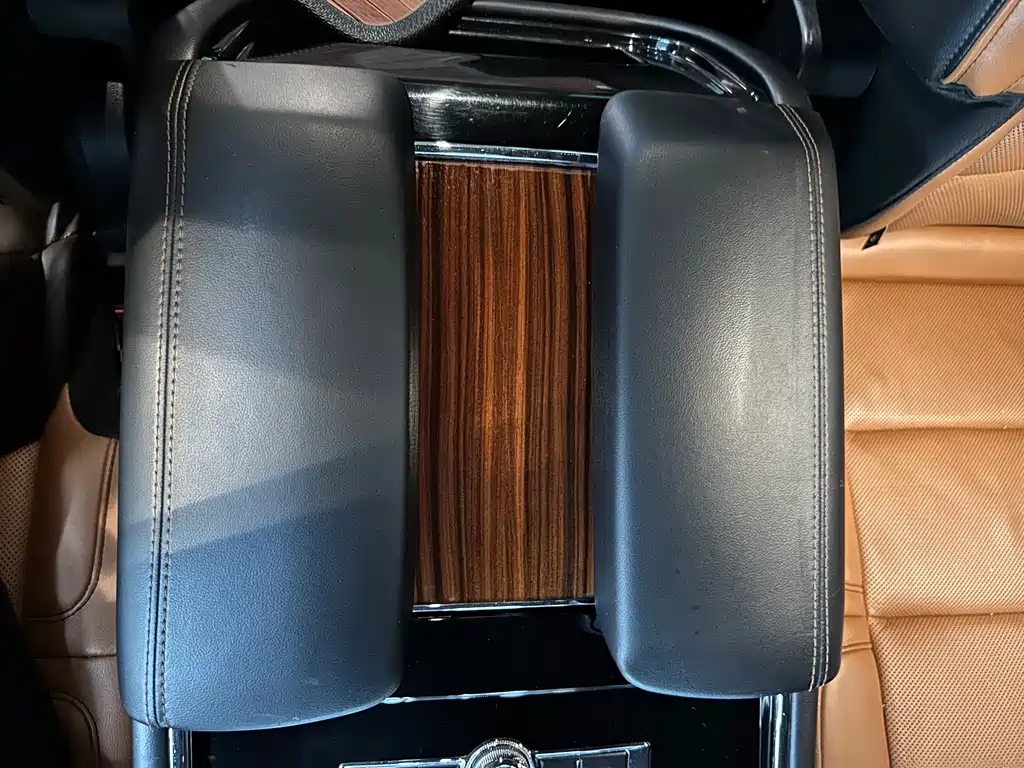Lincoln Navigator — фото 23