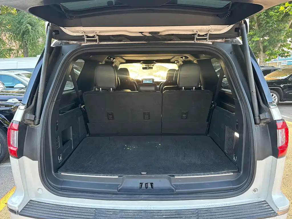Lincoln Navigator — фото 15