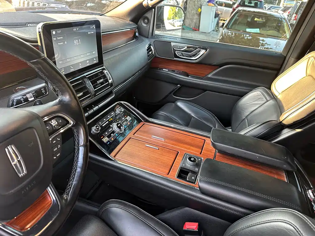 Lincoln Navigator — фото 10