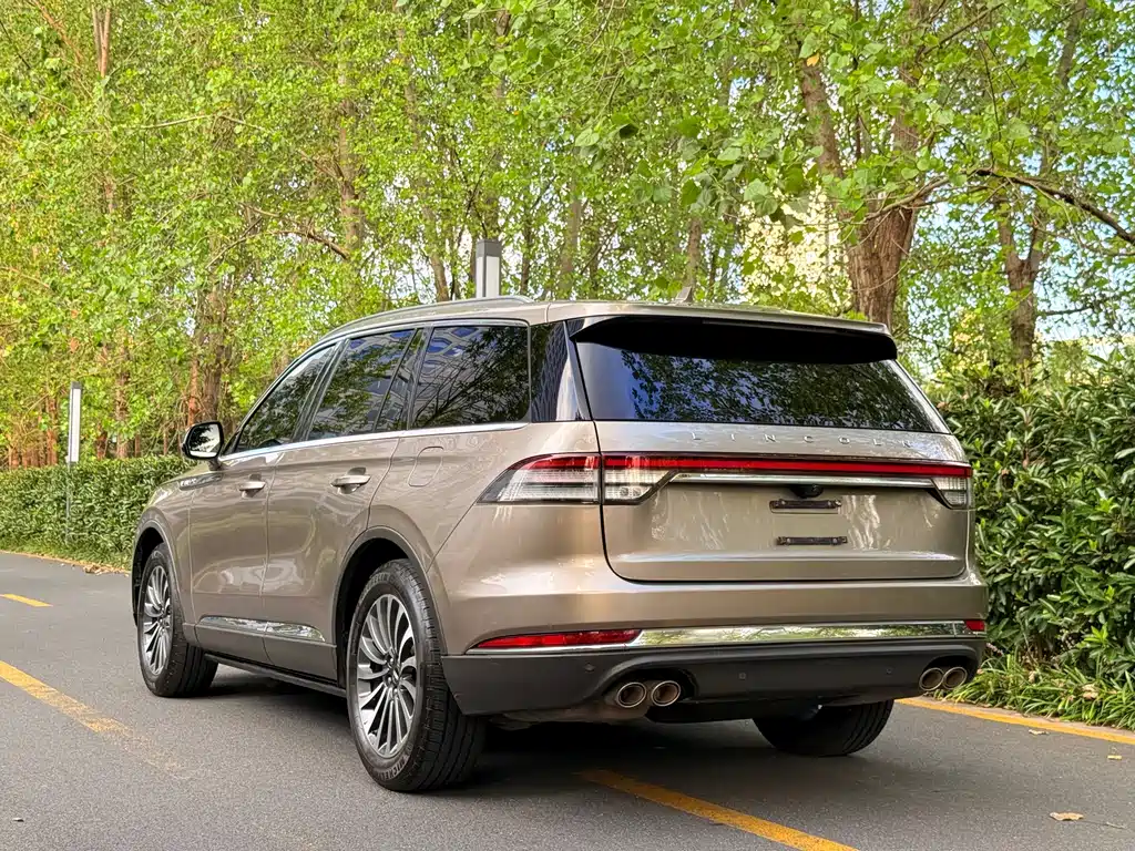 Lincoln Aviator (Import) — фото 3