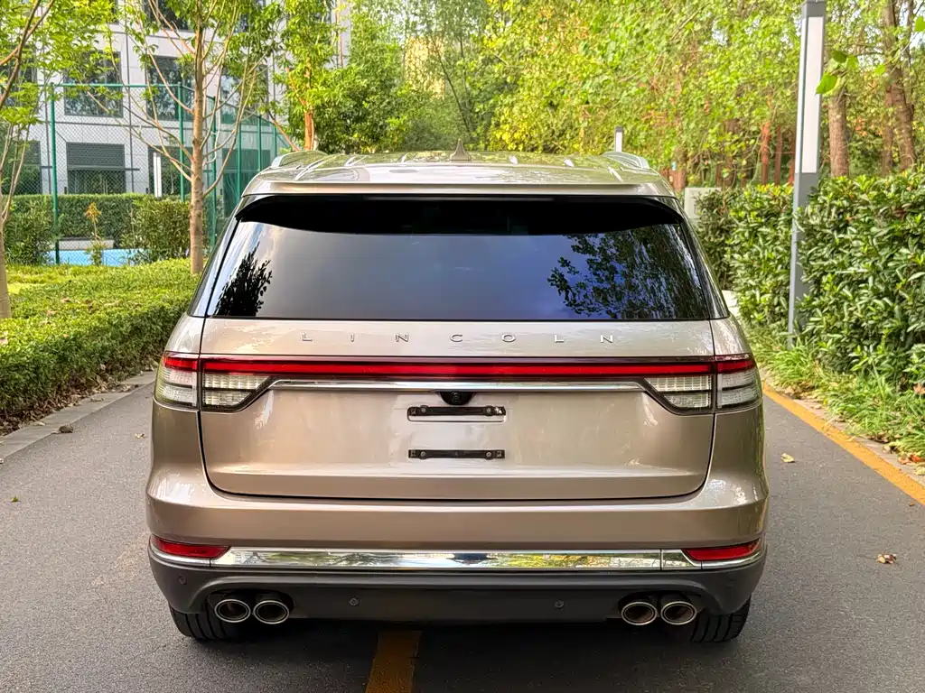 Lincoln Aviator (Import) — фото 4