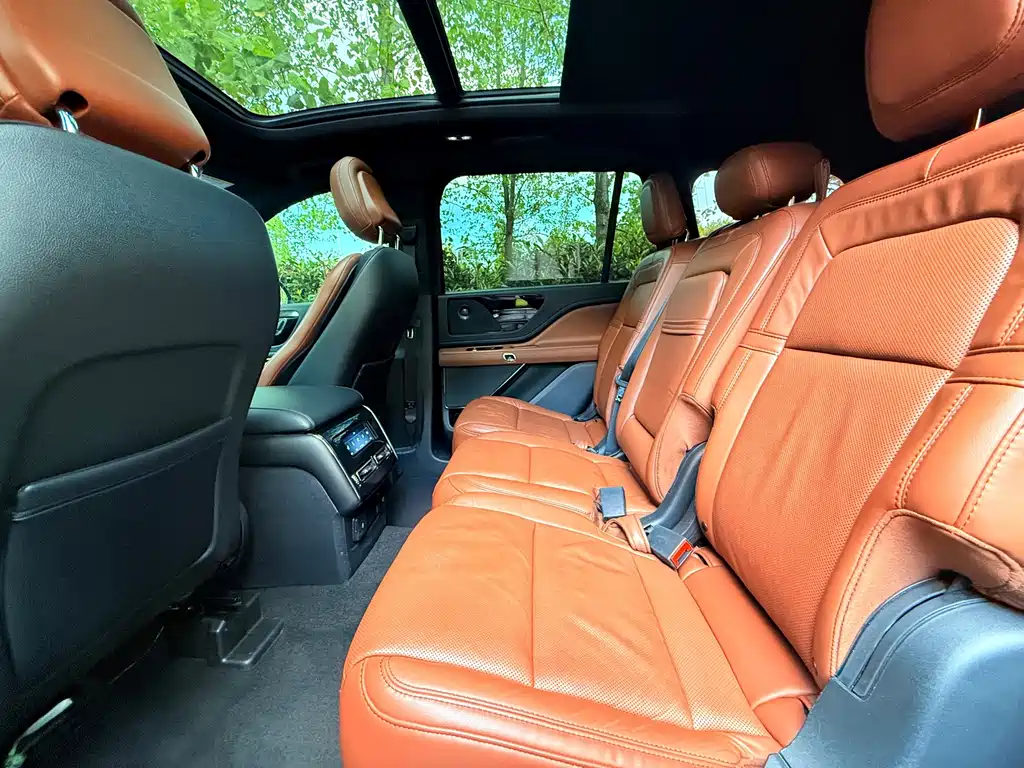 Lincoln Aviator (Import) — фото 7