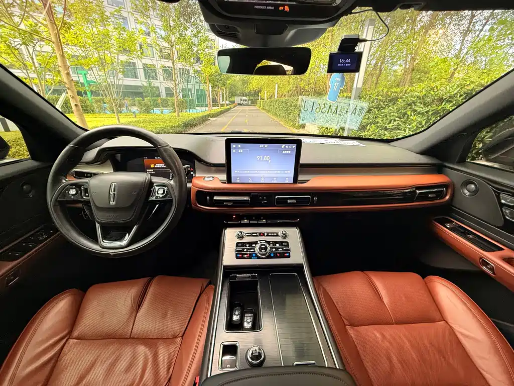 Lincoln Aviator (Import) — фото 9