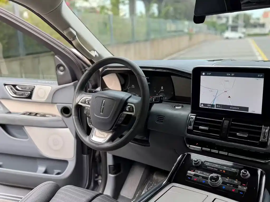 Lincoln Navigator — фото 7