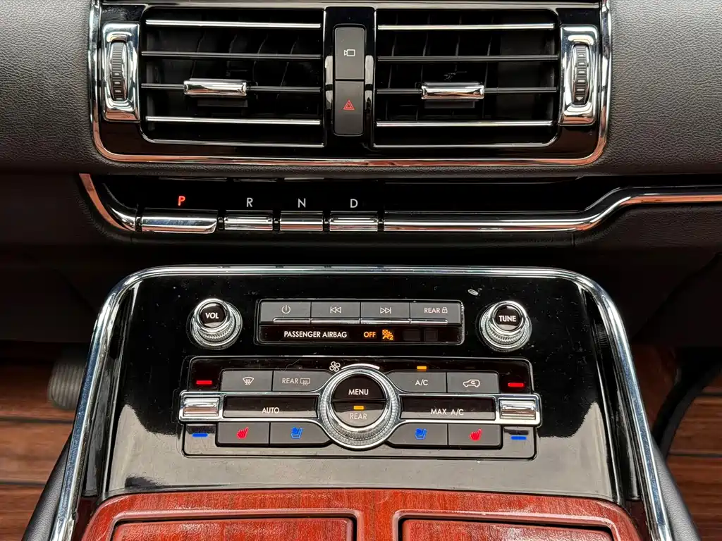 Lincoln Navigator — фото 8