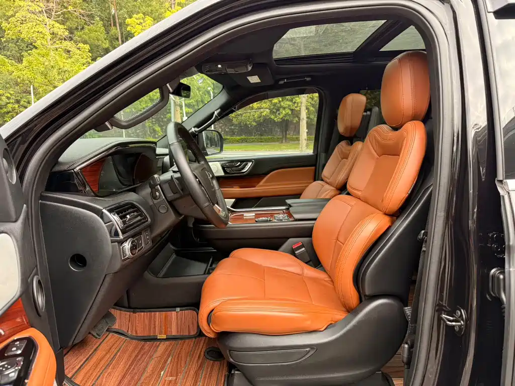 Lincoln Navigator — фото 10