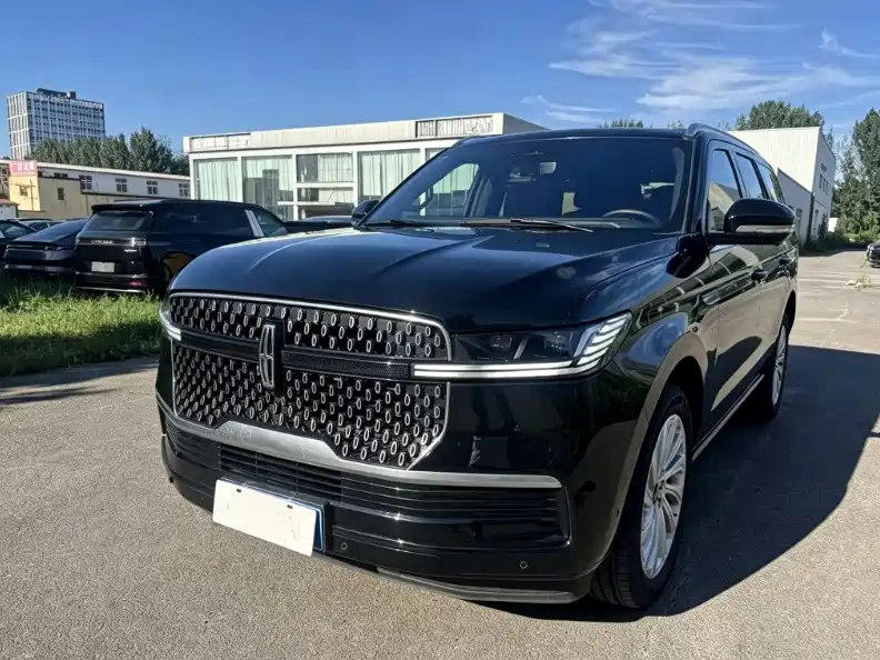 Lincoln Navigator