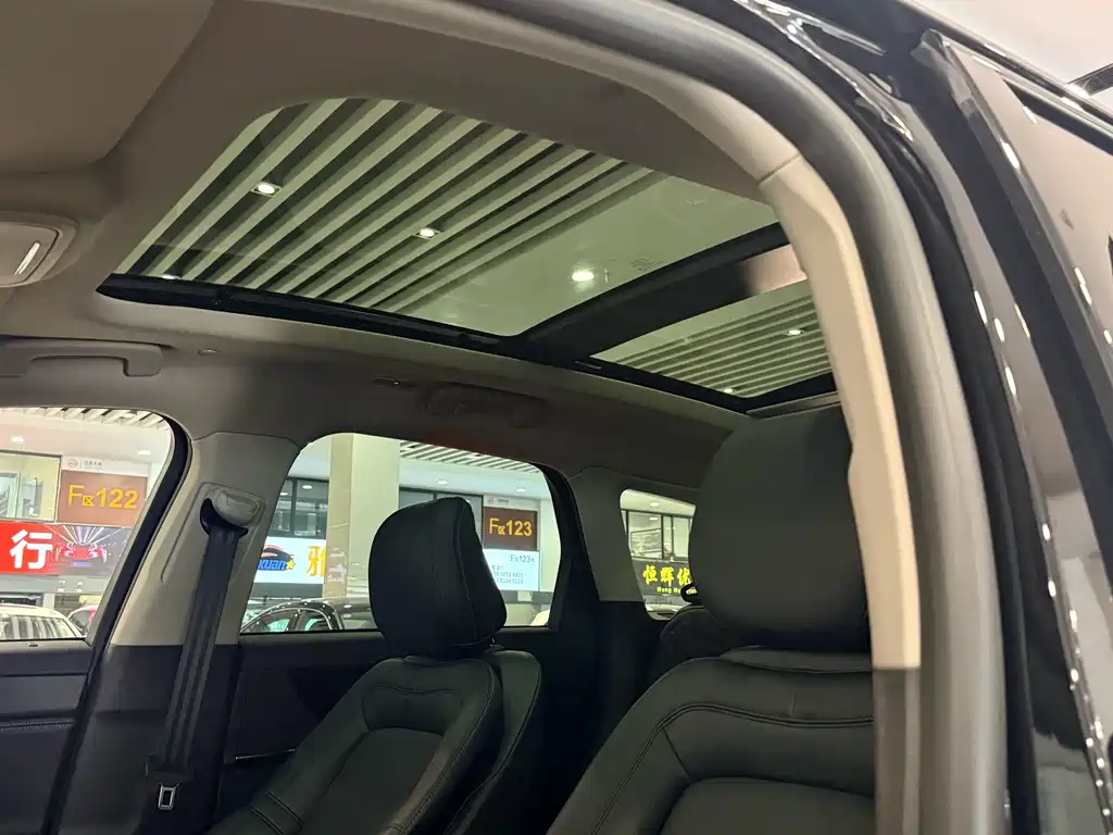 Lincoln Corsair — фото 10