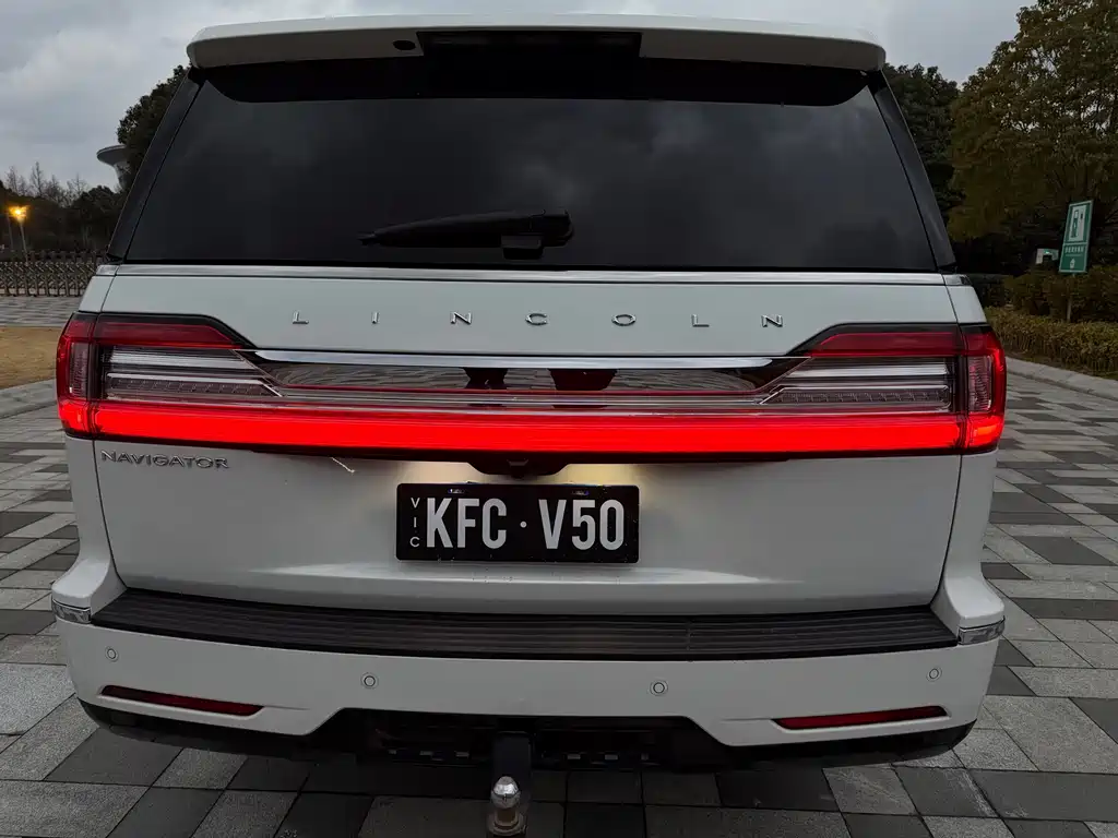 Lincoln Navigator — фото 9