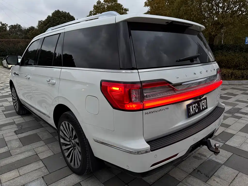 Lincoln Navigator — фото 10