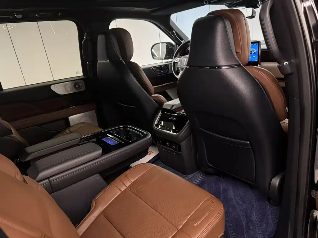 Lincoln Navigator — фото 10