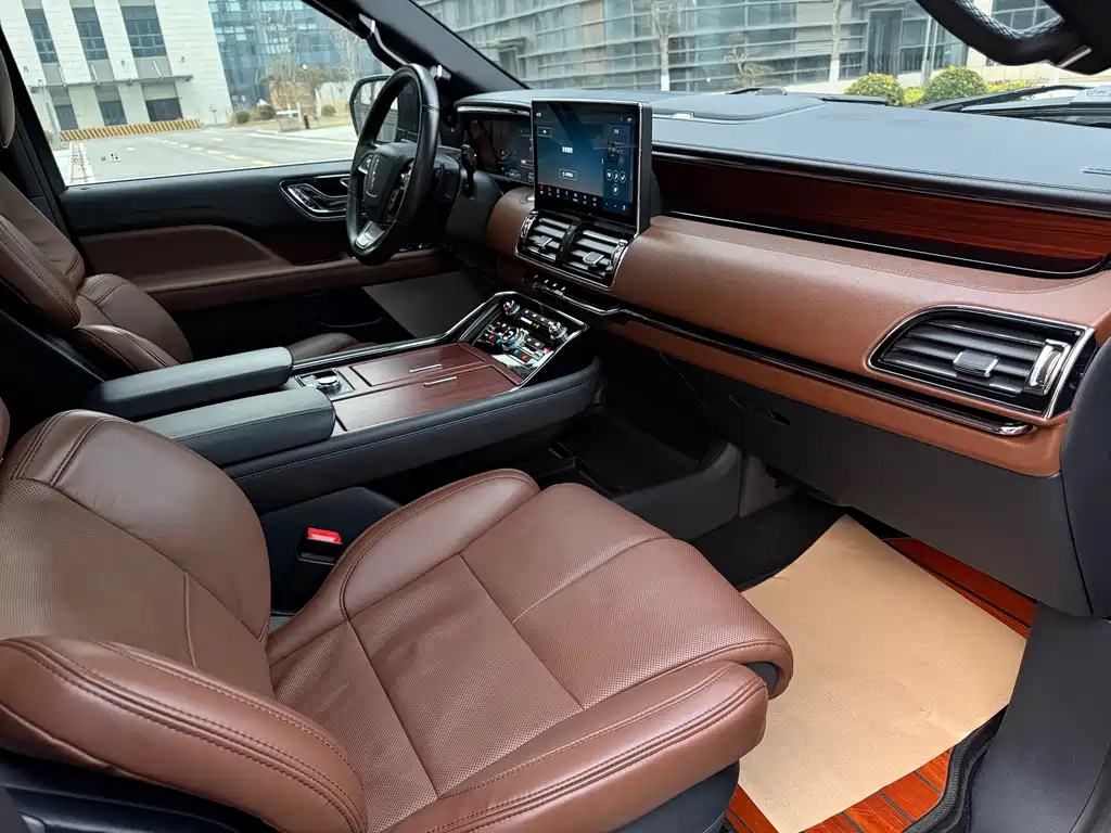 Lincoln Navigator — фото 14