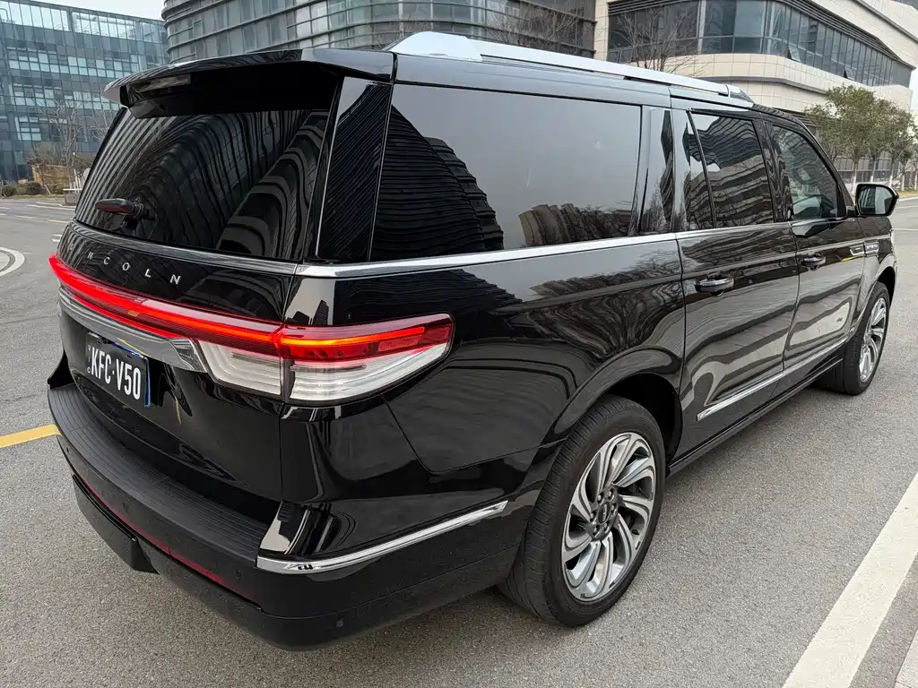 Lincoln Navigator — фото 10