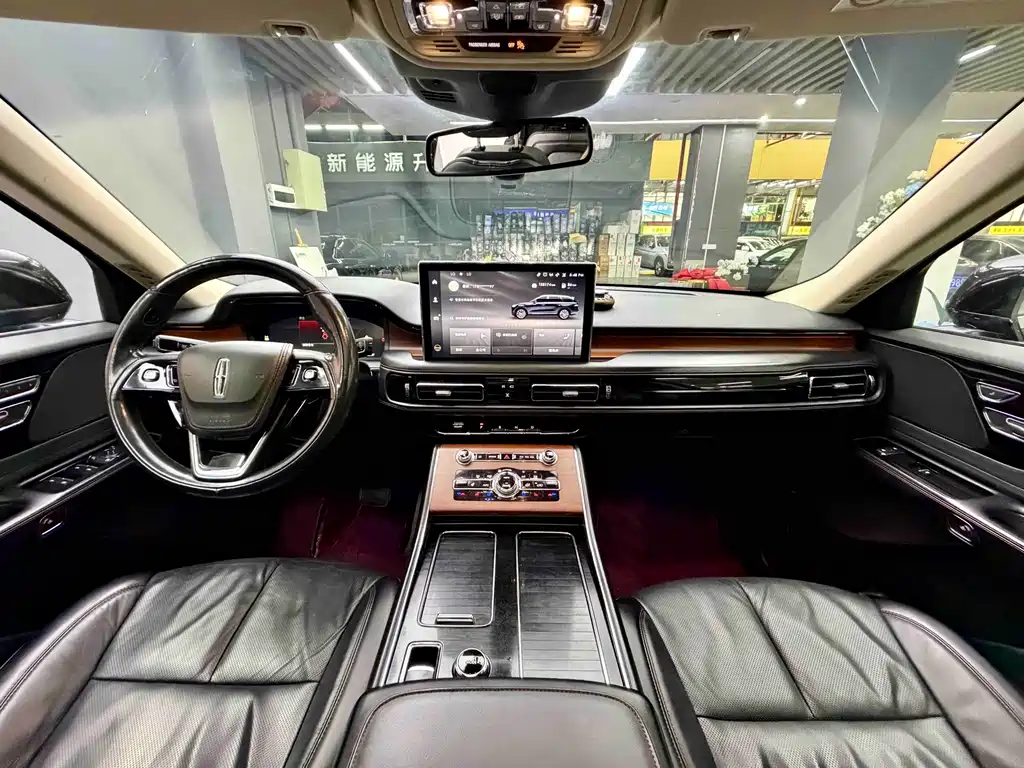 Lincoln Aviator — фото 10