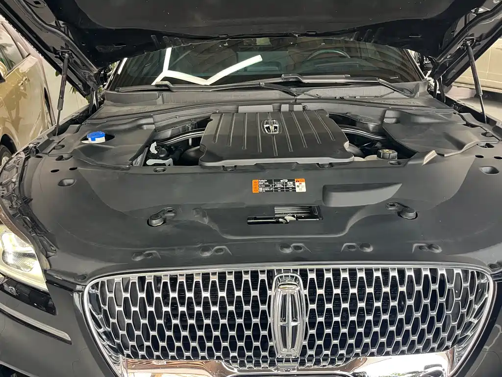 Lincoln Aviator — фото 14