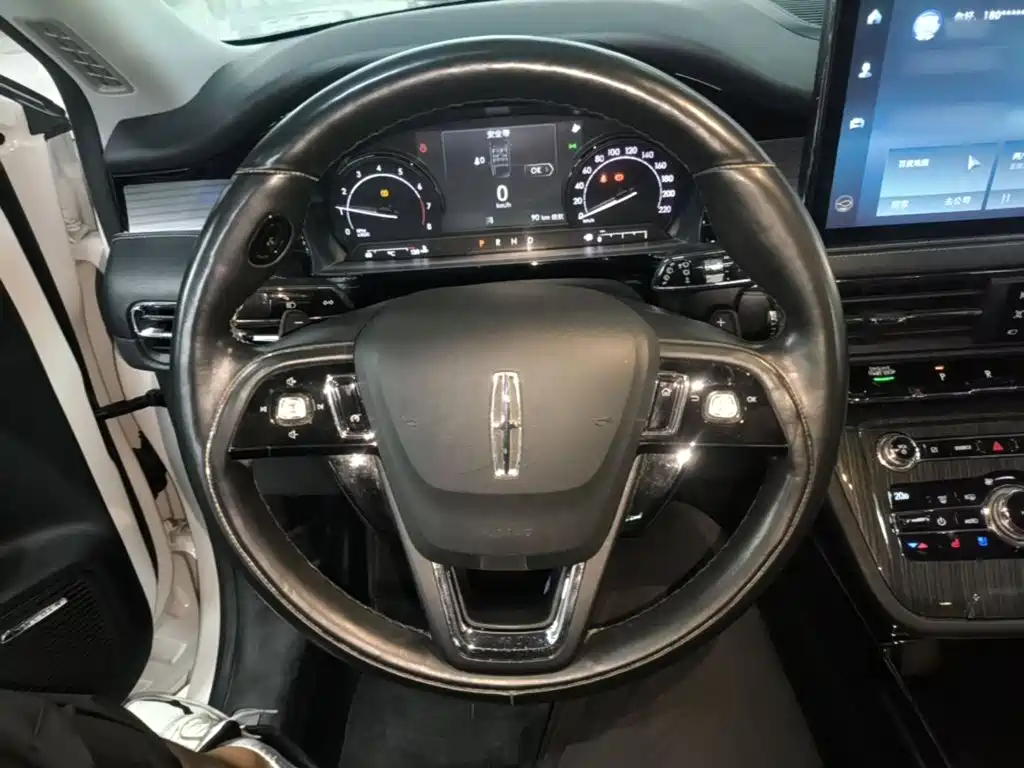 Lincoln Corsair — фото 11